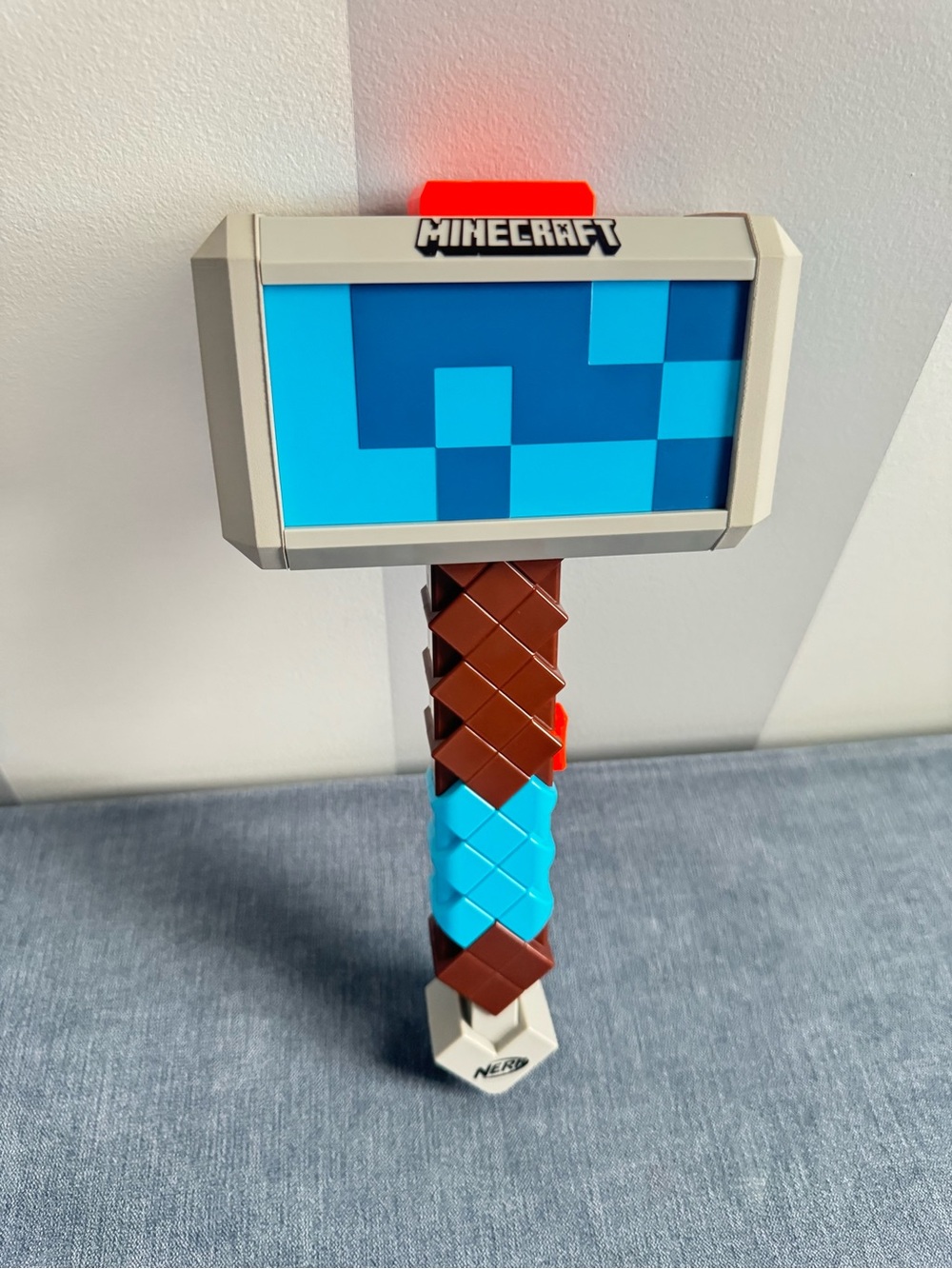 Nerf Minecraft Stormlander Dart-Blasting Hammer